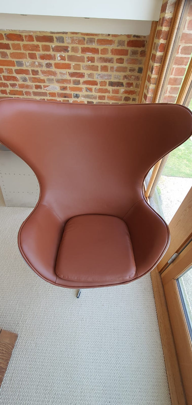 Designer curved Egg Chair Arne Egg Jacobsen